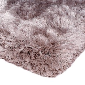 Heavy weight shaggy rug in a subtle lilac