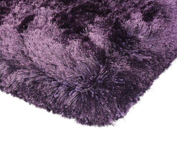 Heavy weight shaggy rug in a strong purple