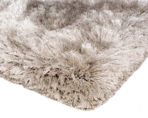 Heavy weight shaggy rug in a golden sand colour
