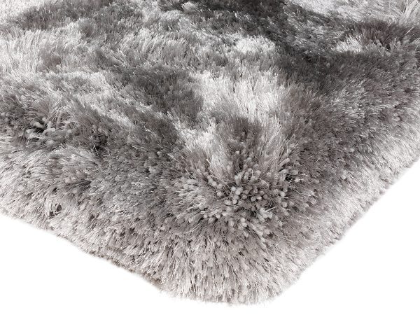 Heavy weight shaggy rug in a silver colour