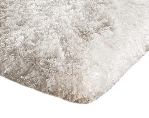 Heavy weight shaggy rug in pure white